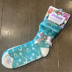 Aromasoles Neroli and Shea butter infused chalet socks 2 pairs NWT
